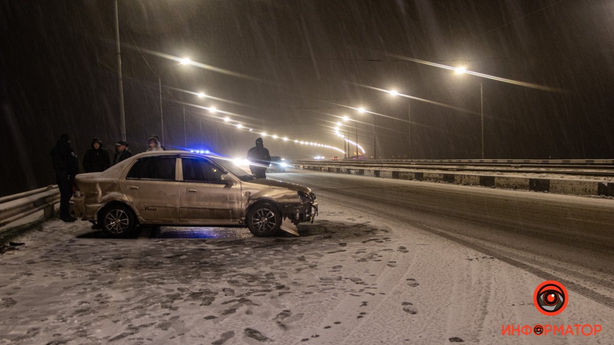 Фото девушка врезалась в отбойник на скорости 180