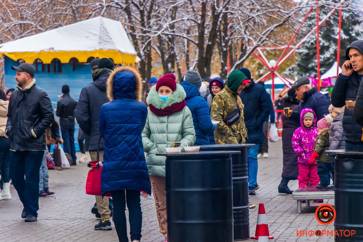 Для замерзший - чай, для очень замерзших - глинтвейн 😅