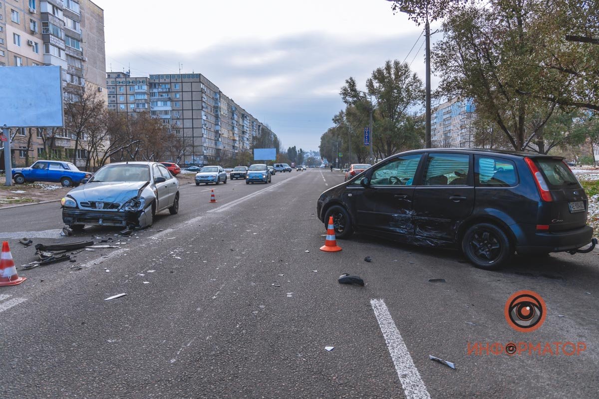 Ford выезжал из прилегающей территории Ford выезжал из прилегающей территории