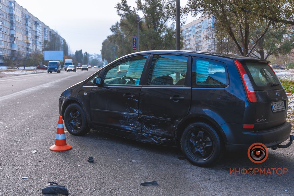 Водитель Ford сказал, что ему закрыл обзор автобус Водитель Ford сказал, что ему закрыл обзор автобус