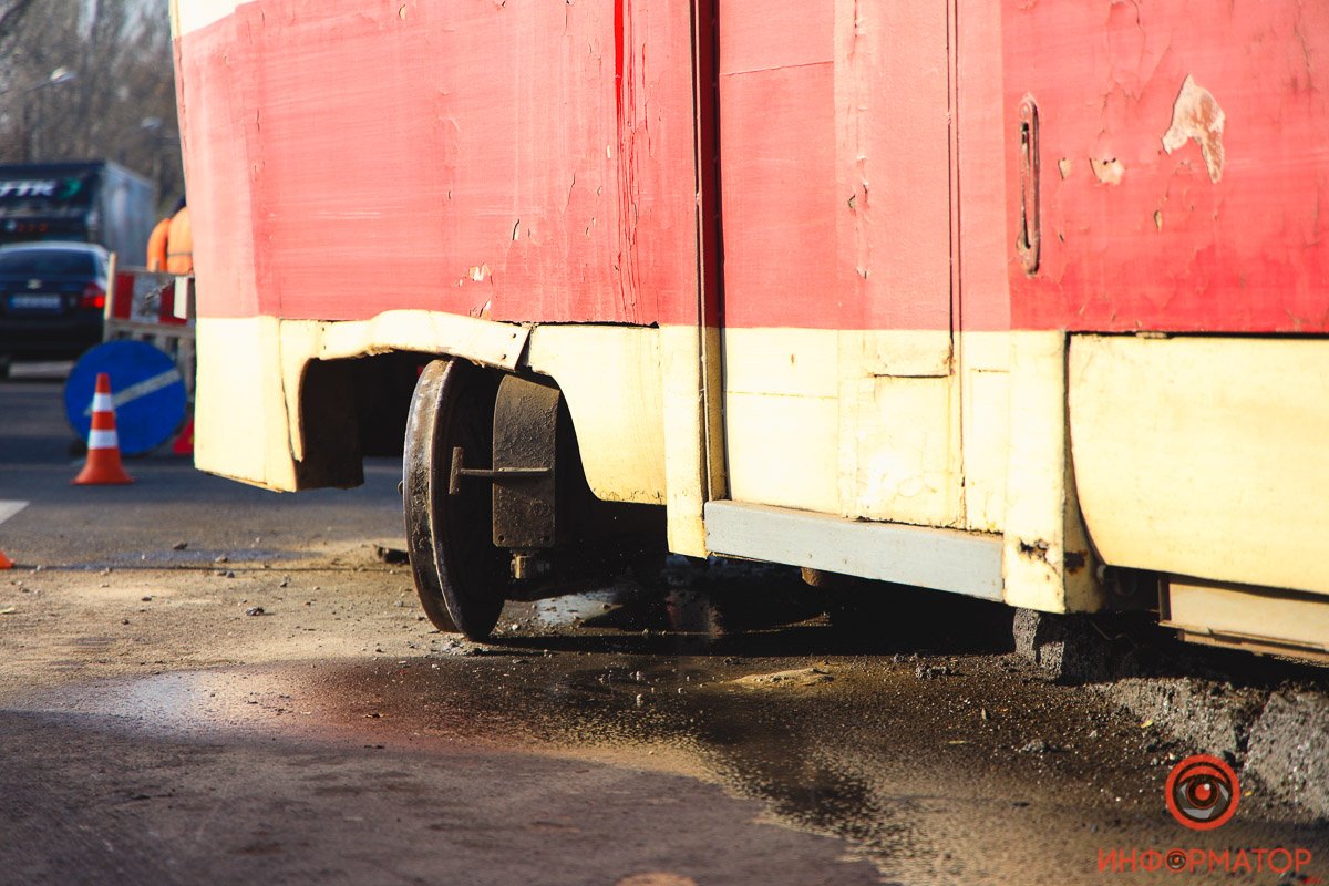 Данный состав перевозит песок Данный состав перевозит песок