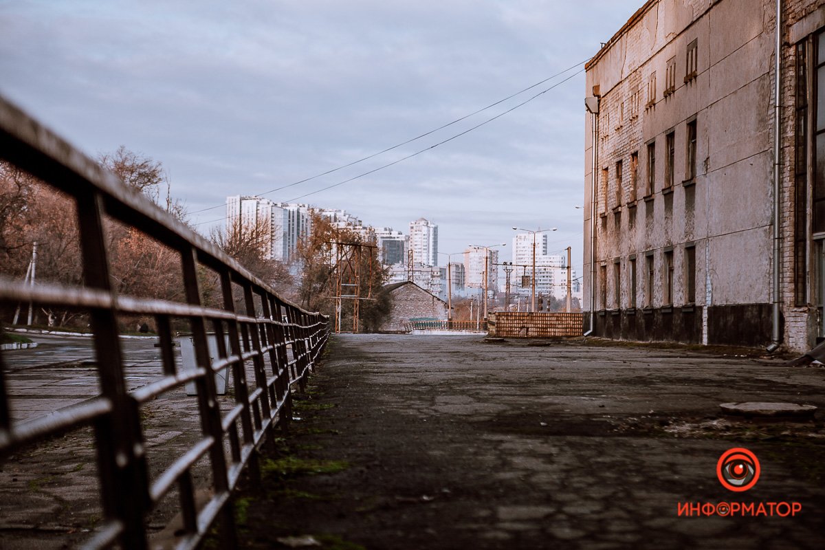 Забор не выдерживает Забор не выдерживает