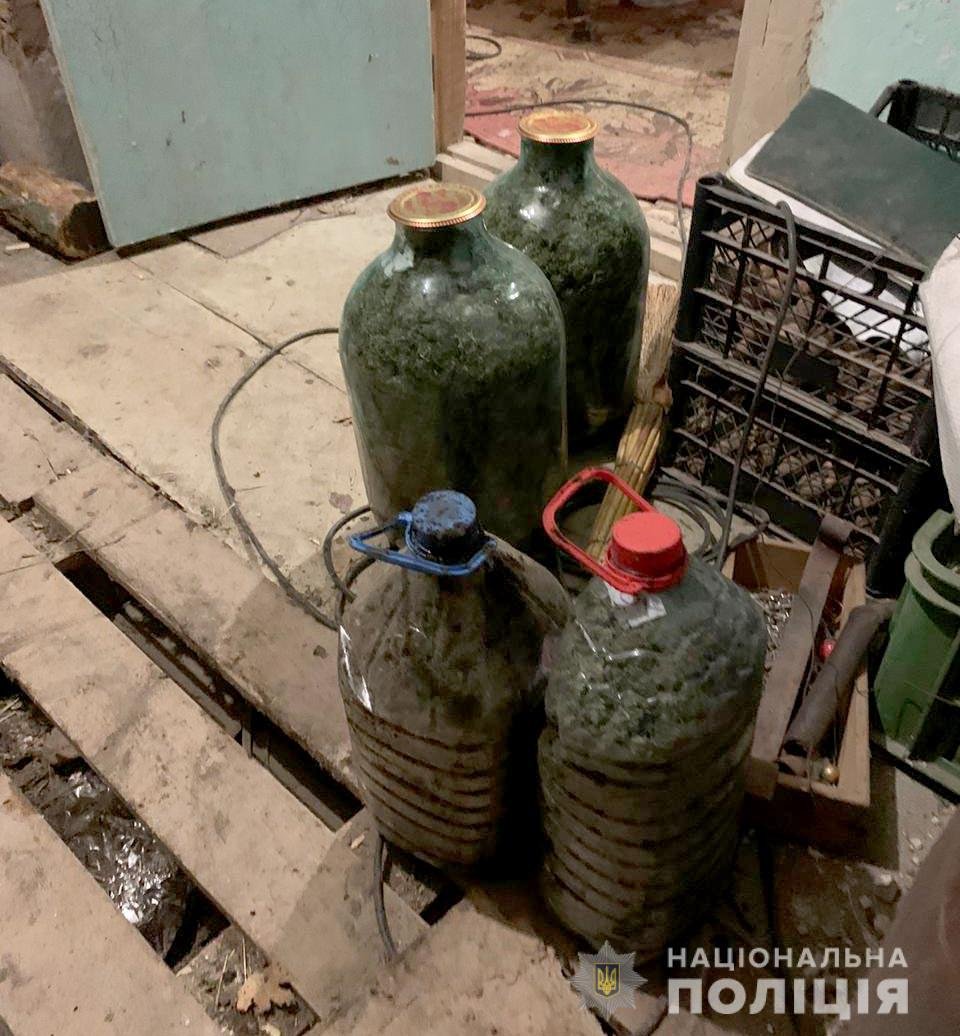 Во время обысков по месту жительства правоохранители изъяли еще 4 кг марихуаны