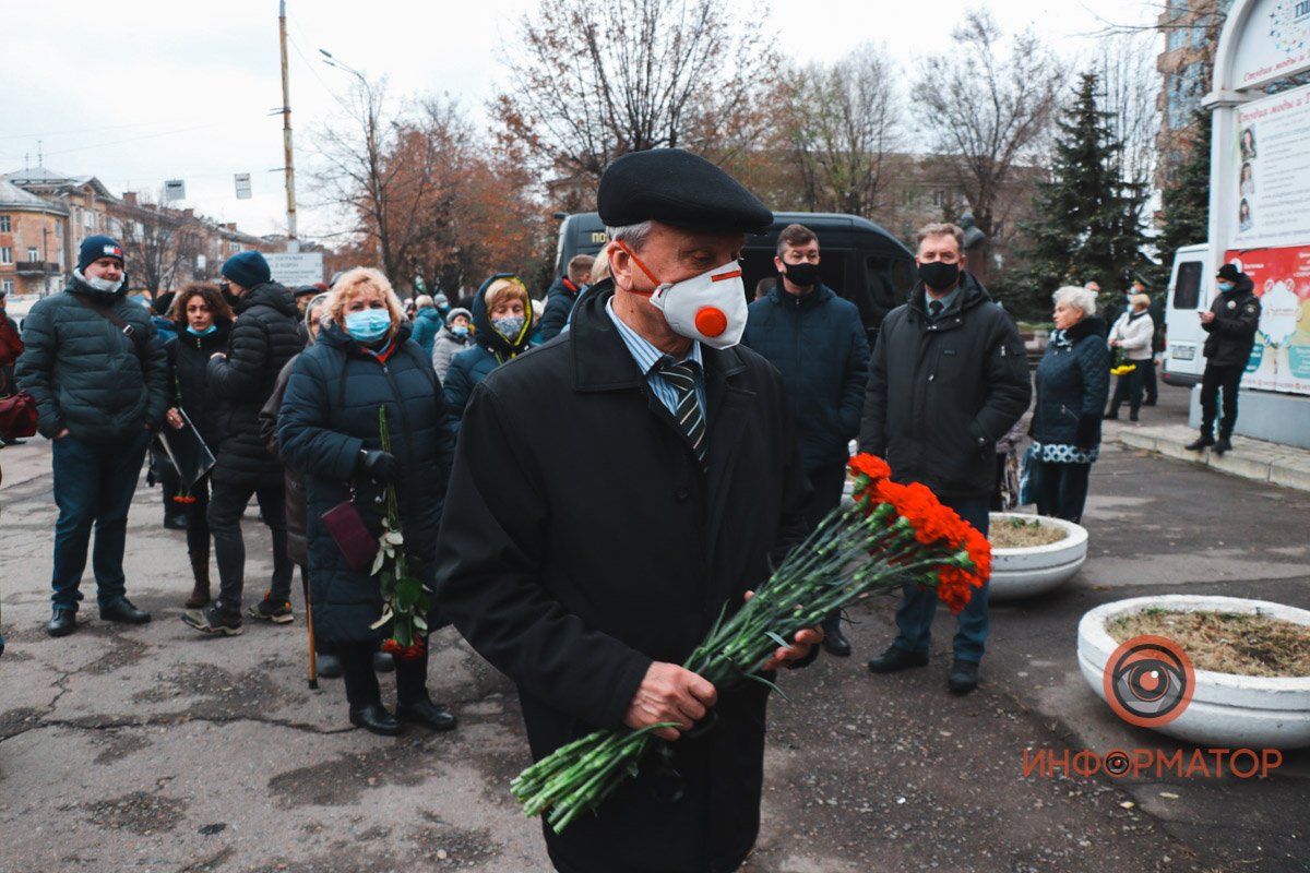 В Днепре прощаются с директором КБ "Южное": на церемонию приехал Владимир Зеленский 3