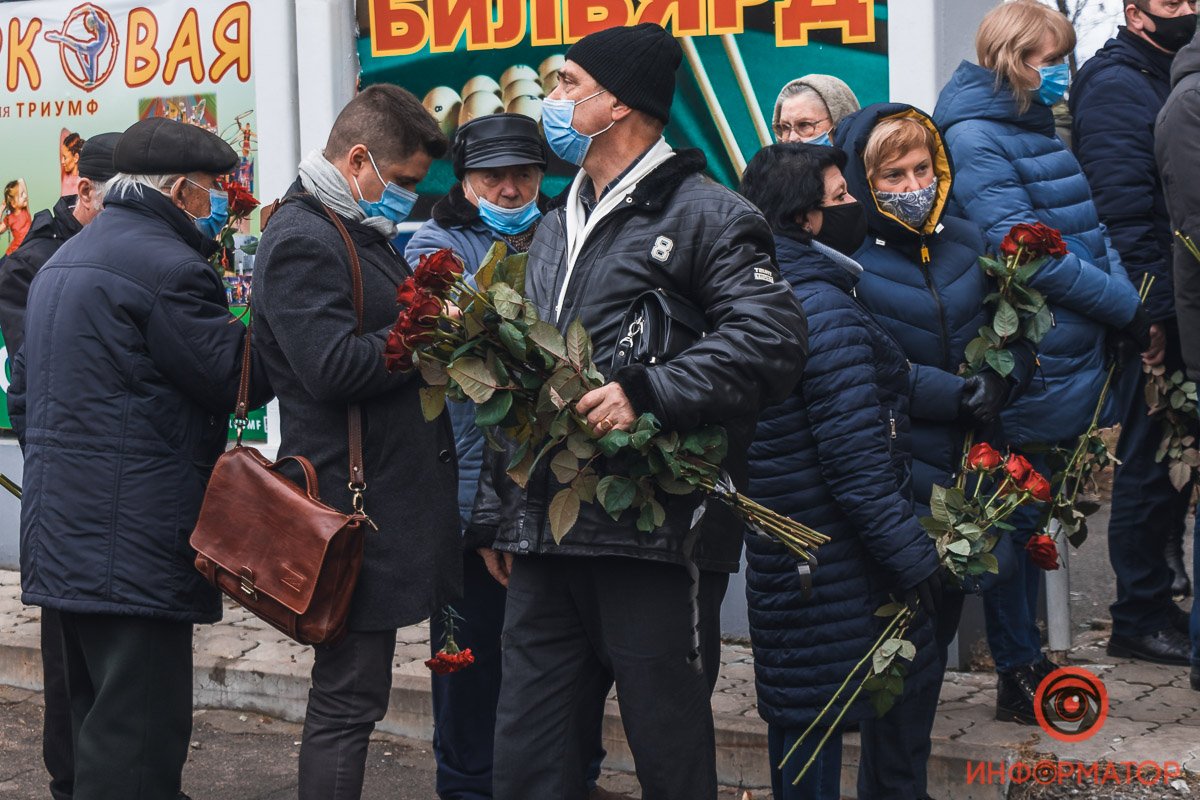 В Днепре прощаются с директором КБ "Южное": на церемонию приехал Владимир Зеленский 6