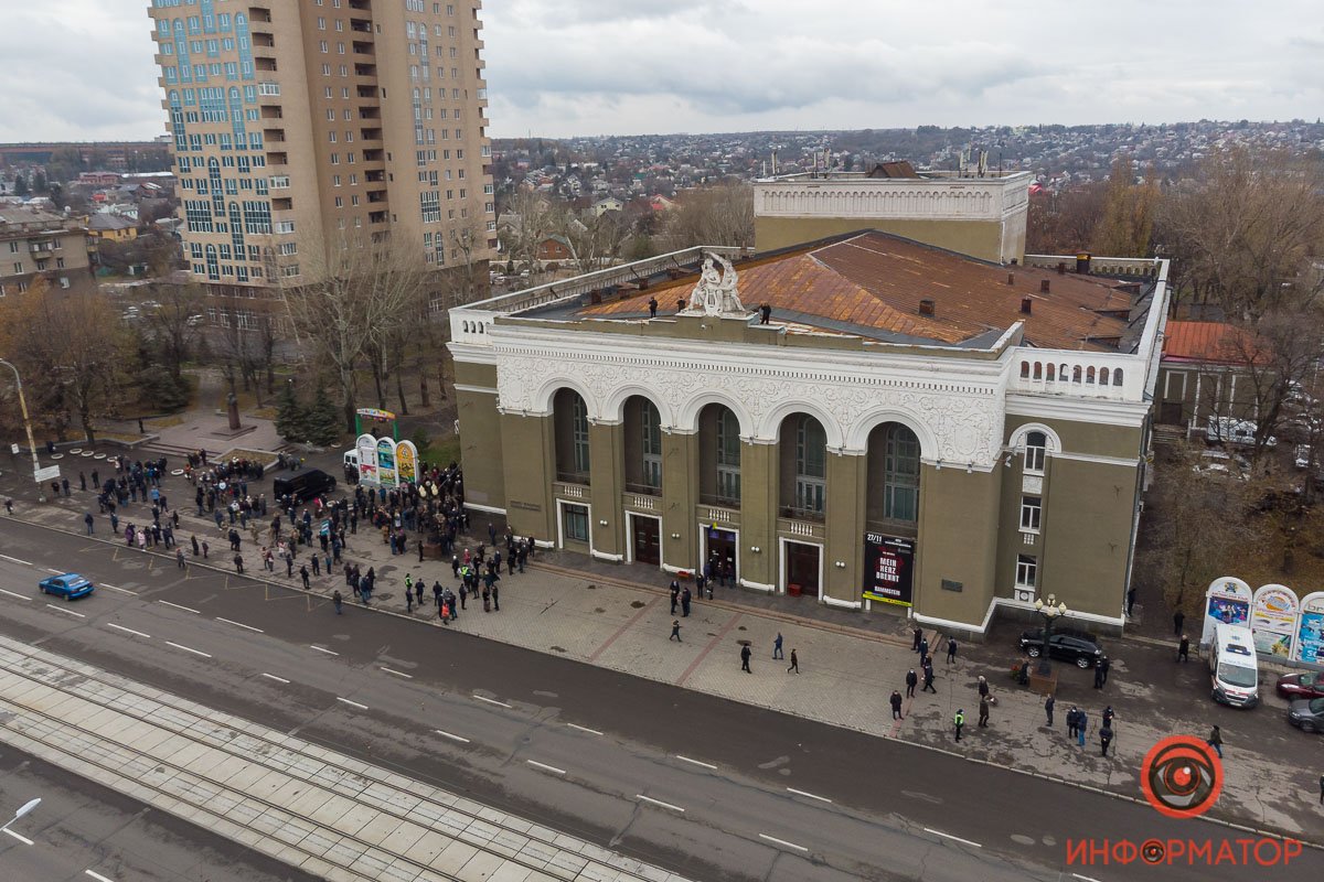 В Днепре прощаются с директором КБ "Южное": на церемонию приехал Владимир Зеленский 15