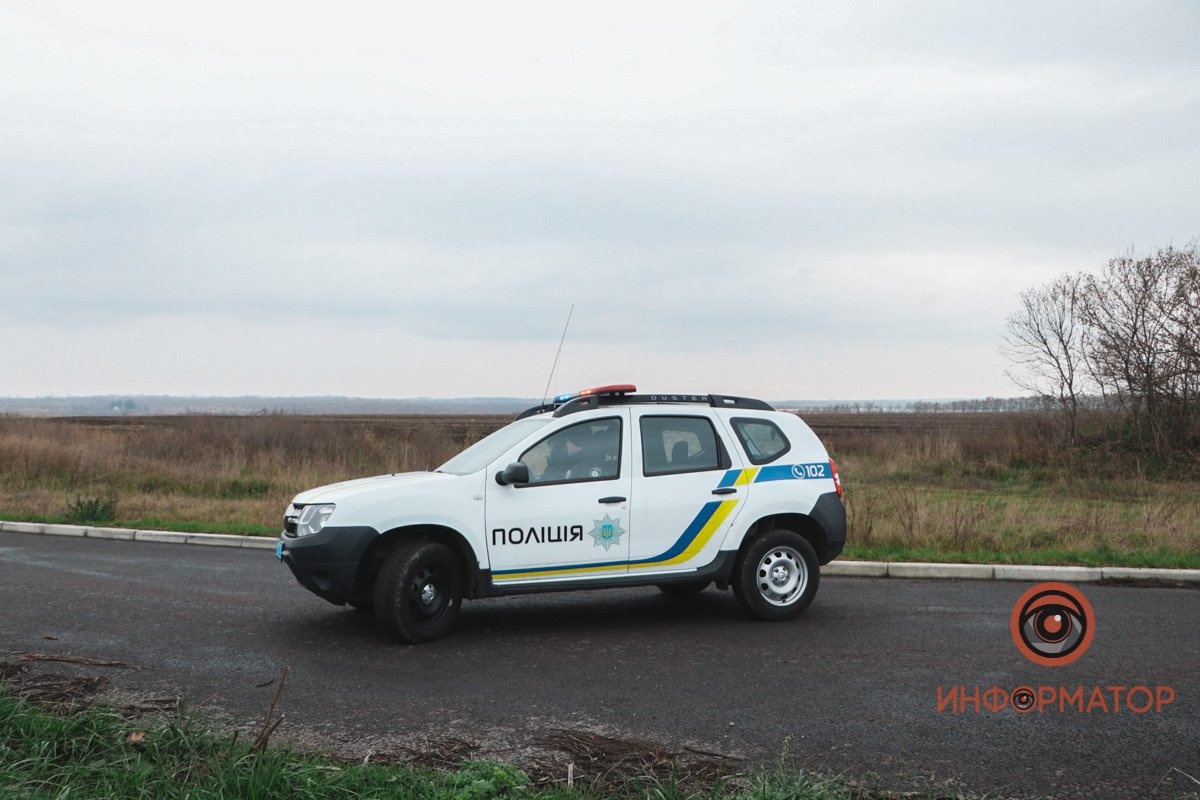 На подъезде к Южному обходу (со стороны Запорожского шоссе) дорогу перегородил автомобиль сотрудников полиции На подъезде к Южному обходу (со стороны Запорожского шоссе) дорогу перегородил автомобиль сотрудников полиции
