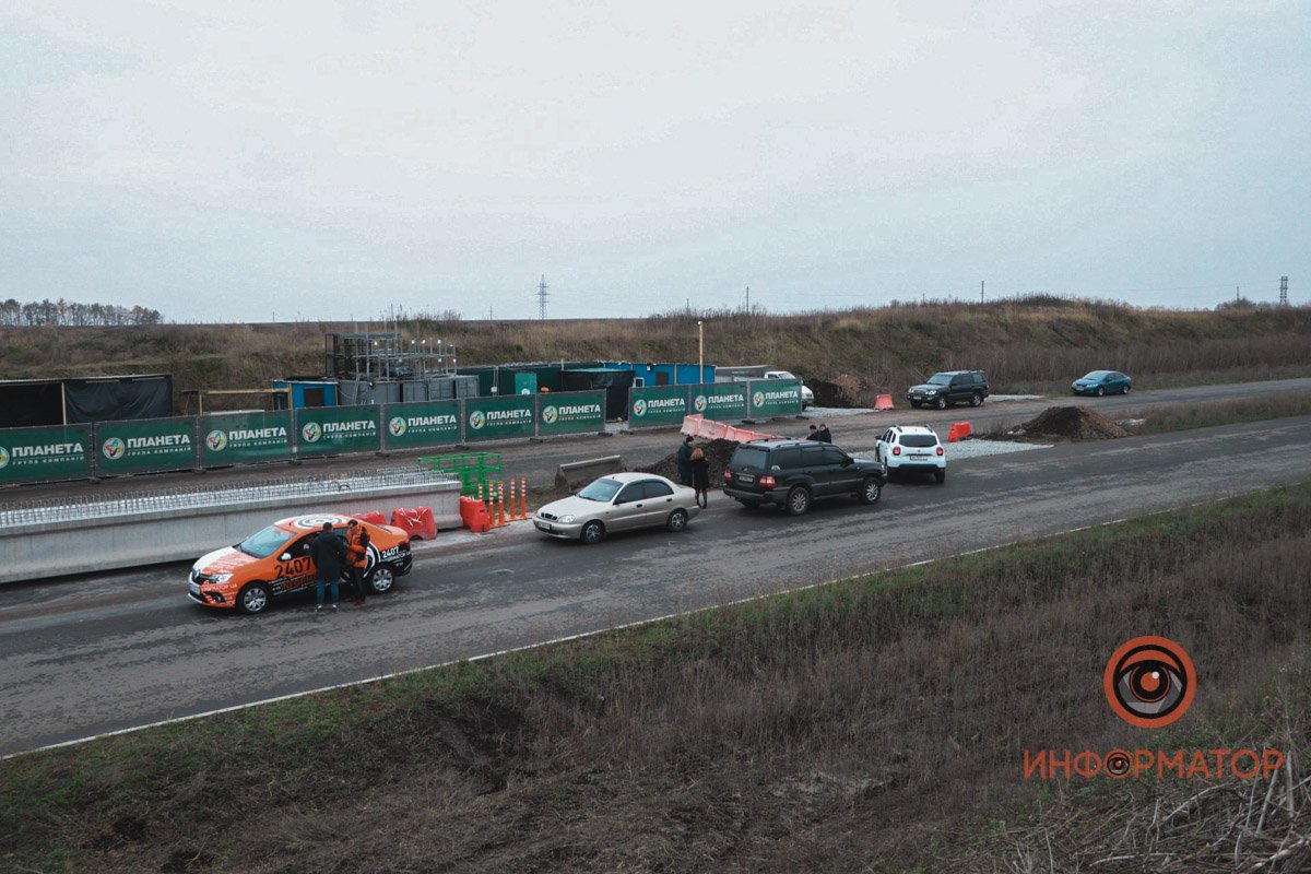 Cейчас тут переносят коммуникации в районе улицы Мильмана, укладывают дорожное полотно и строят путепровод для сельхозтехники Cейчас тут переносят коммуникации в районе улицы Мильмана, укладывают дорожное полотно и строят путепровод для сельхозтехники