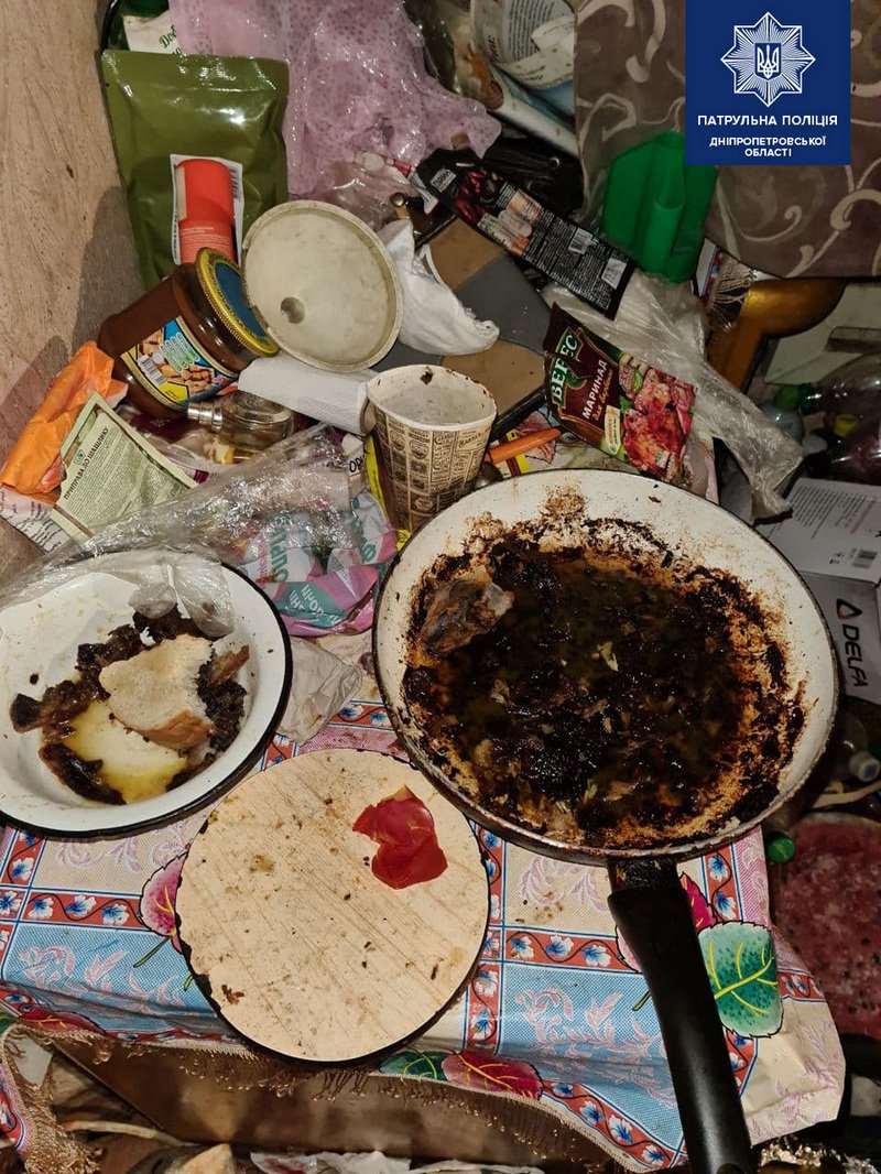 Вместо нормальной еды - гнилые остатки