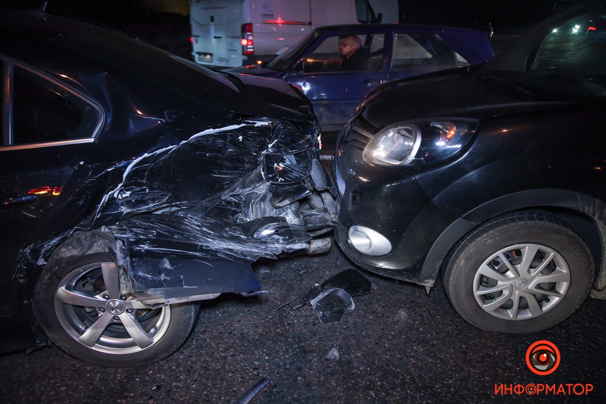 Медики осмотрели его на месте аварии, но от госпитализации он отказался Медики осмотрели его на месте аварии, но от госпитализации он отказался