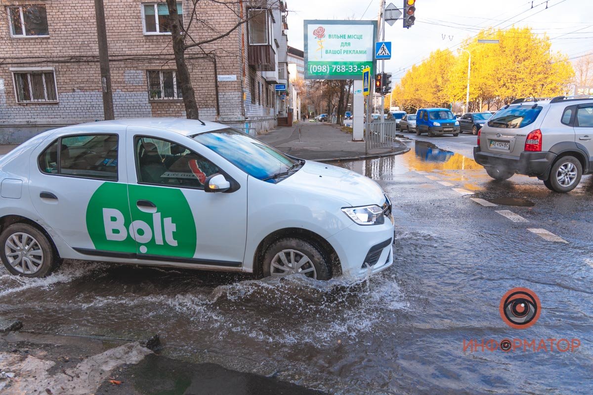 К месту вызвали аварийную службу К месту вызвали аварийную службу