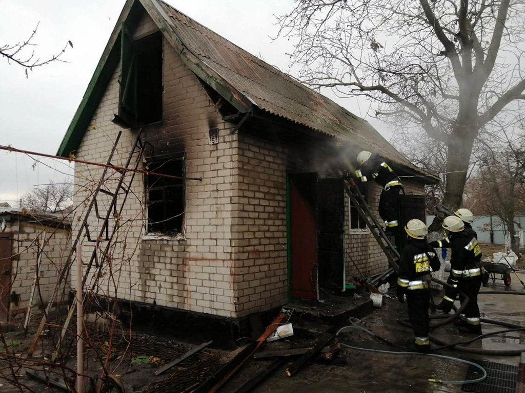 На улице Ивана Купала сгорела летняя кухня