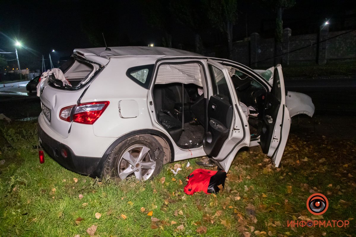 По словам свидетелей, автомобиль ехал на очень большой скорости По словам свидетелей, автомобиль ехал на очень большой скорости