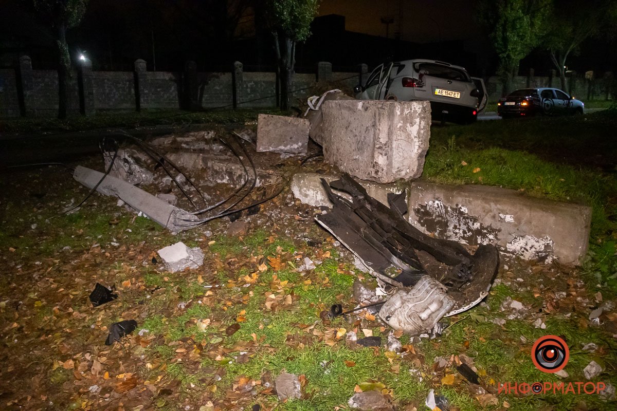 Автомобиль двигался по улице Криворожской со стороны улицы Рабочей Автомобиль двигался по улице Криворожской со стороны улицы Рабочей