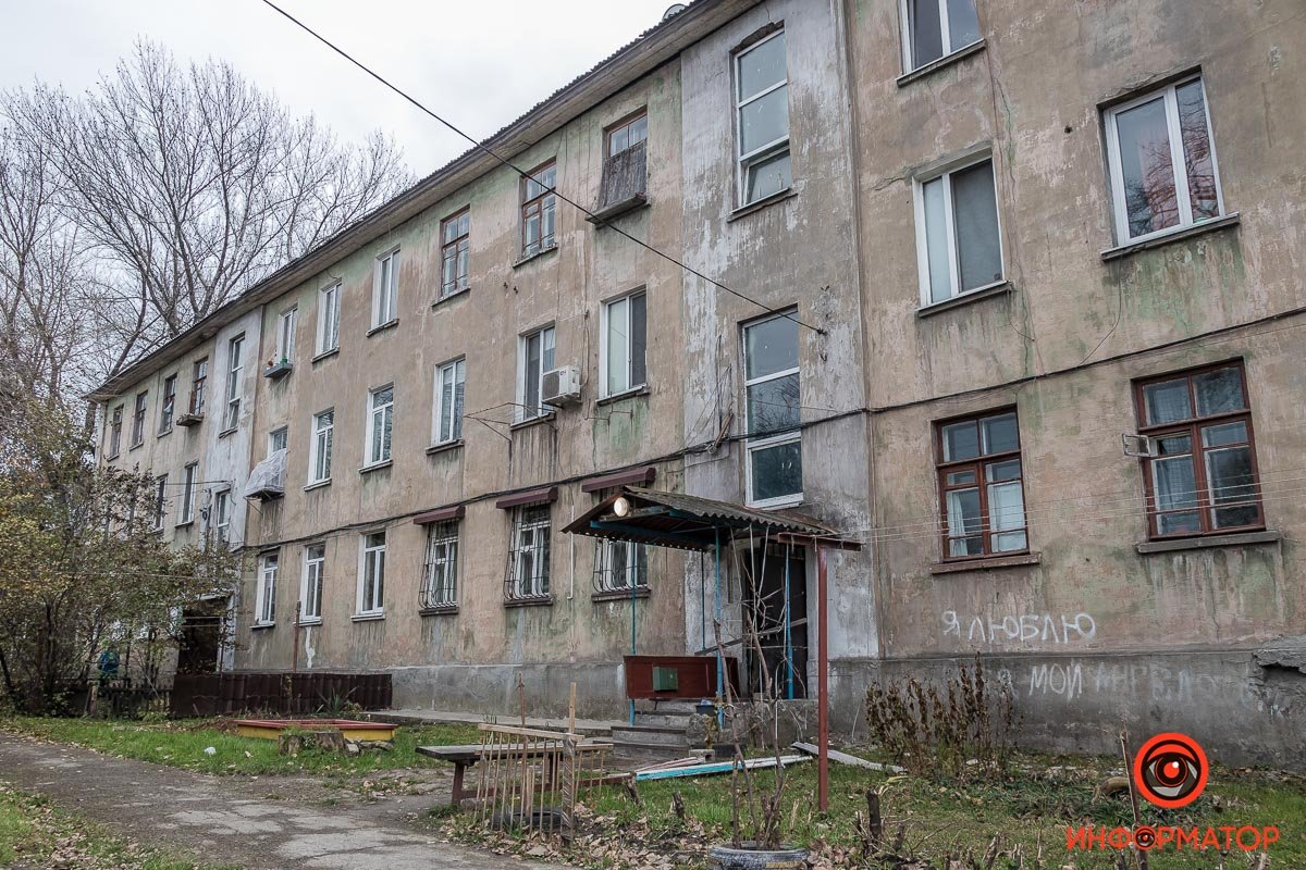 Смотришь на фото и слышишь ту звенящую тишину, которая царит во дворах Смотришь на фото и слышишь ту звенящую тишину, которая царит во дворах