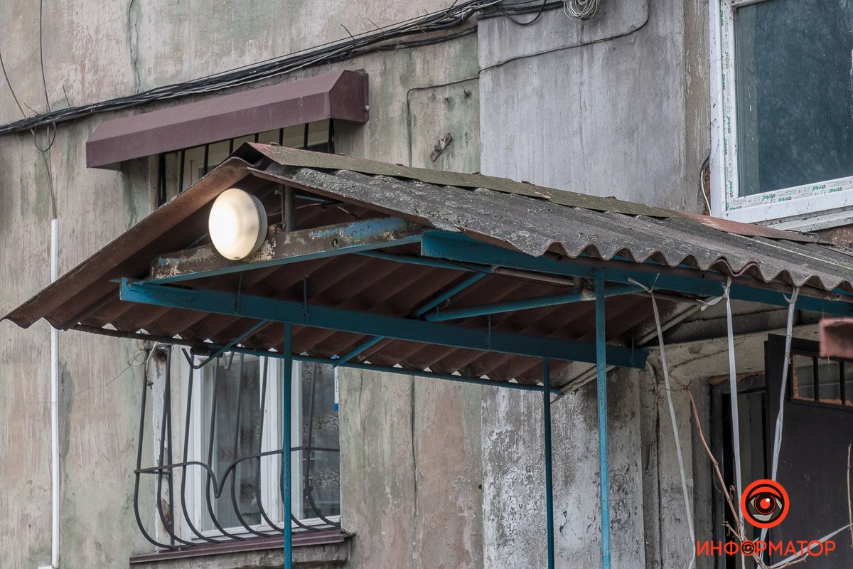 Светит изо всех сил, чтобы хоть кто-то его заметил Светит изо всех сил, чтобы хоть кто-то его заметил