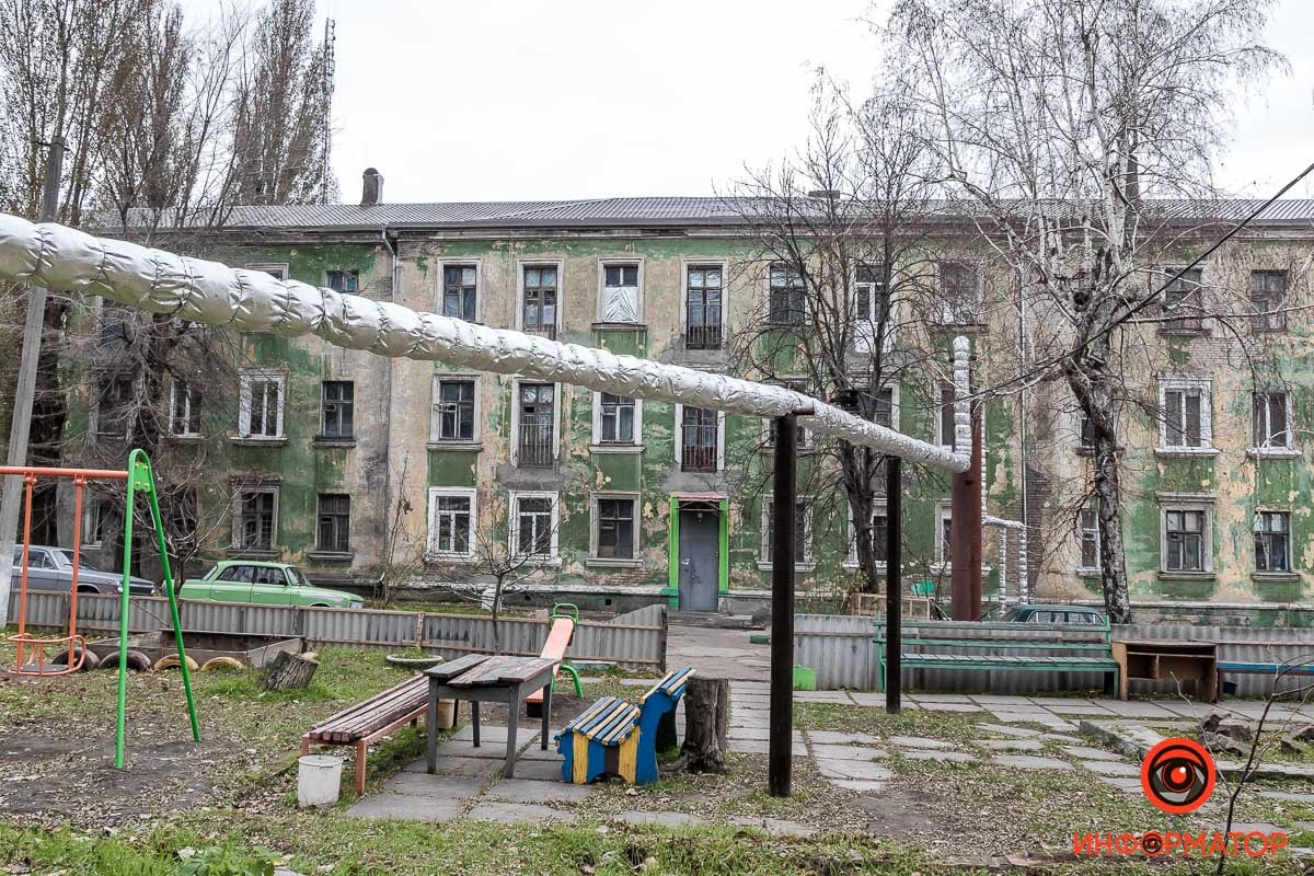 К сожалению, краской старости не скрыть К сожалению, краской старости не скрыть