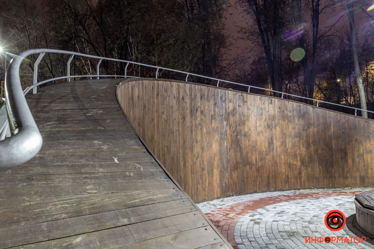 Своеобразный деревянный амфитеатр Своеобразный деревянный амфитеатр