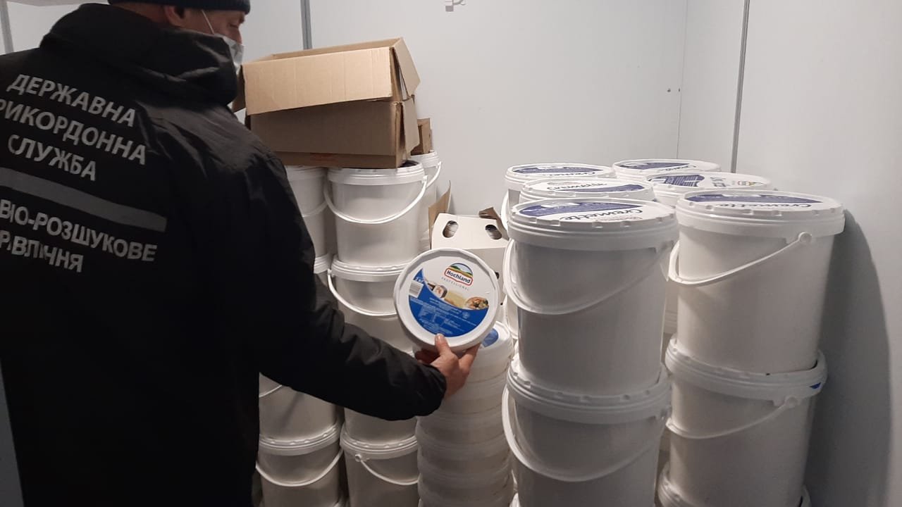 В Днепре и Харькове злоумышленники распространяли нелегальные морепродукты В Днепре и Харькове злоумышленники распространяли нелегальные морепродукты