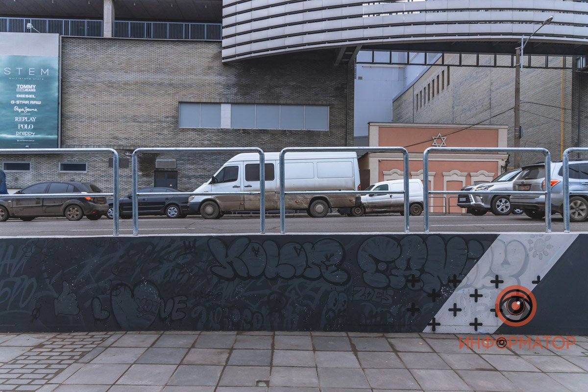 Надеемся, ни у кого не поднимется рука испортить этот рисунок