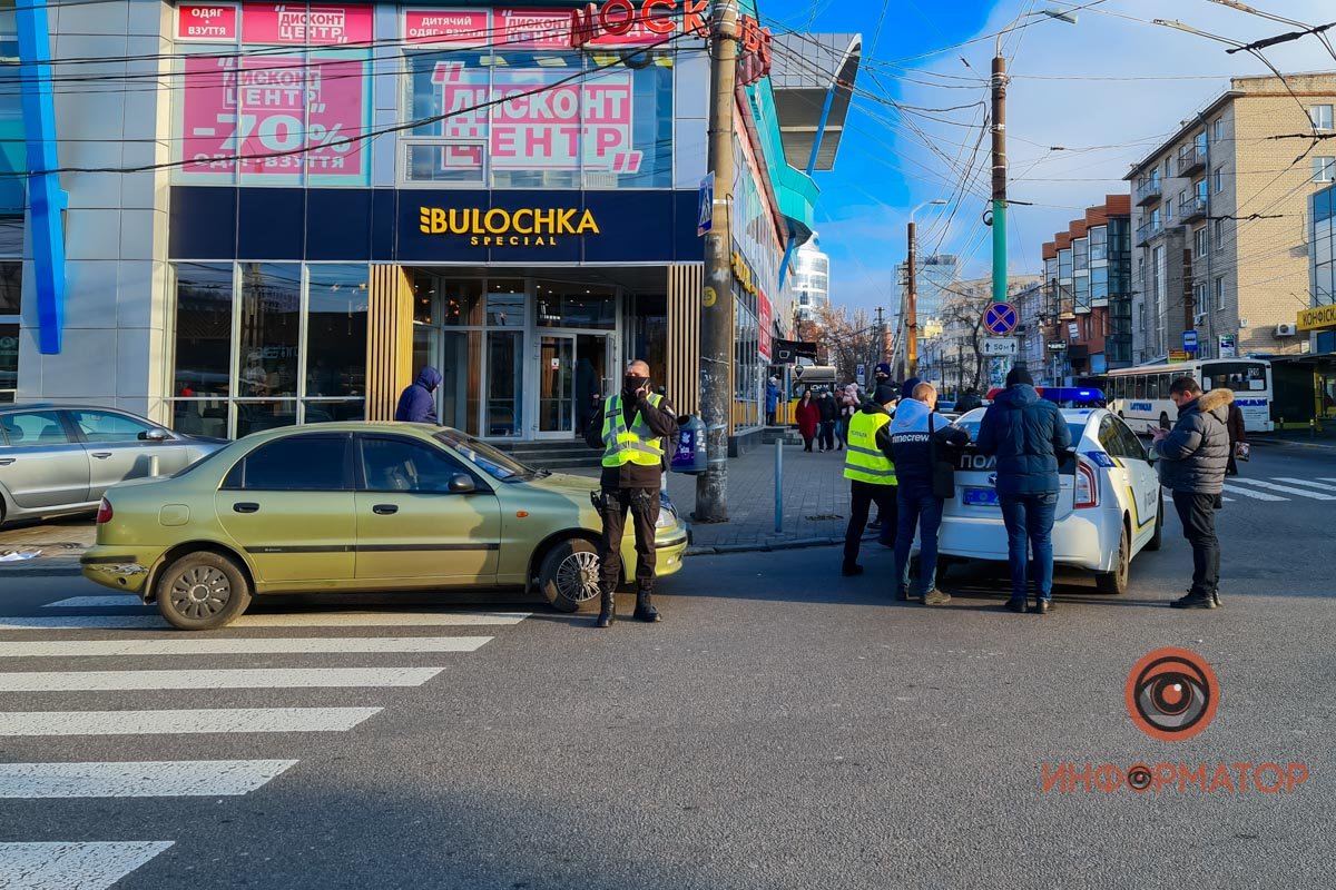 Женщина и девочка, к счастью, не пострадали Женщина и девочка, к счастью, не пострадали