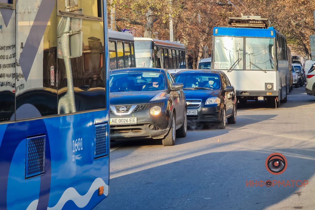 Пробка также на Владимира Великого Пробка также на Владимира Великого