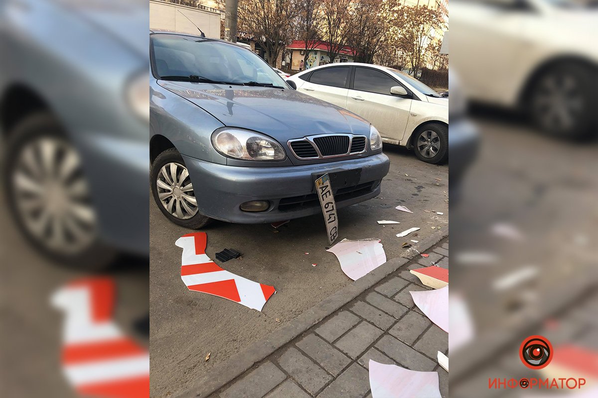 Вывеска упала на авто Вывеска упала на авто