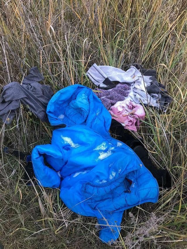На пустыре в Днепре нашли выброшенную женскую одежду: волонтеры ищут возможную пострадавшую 2