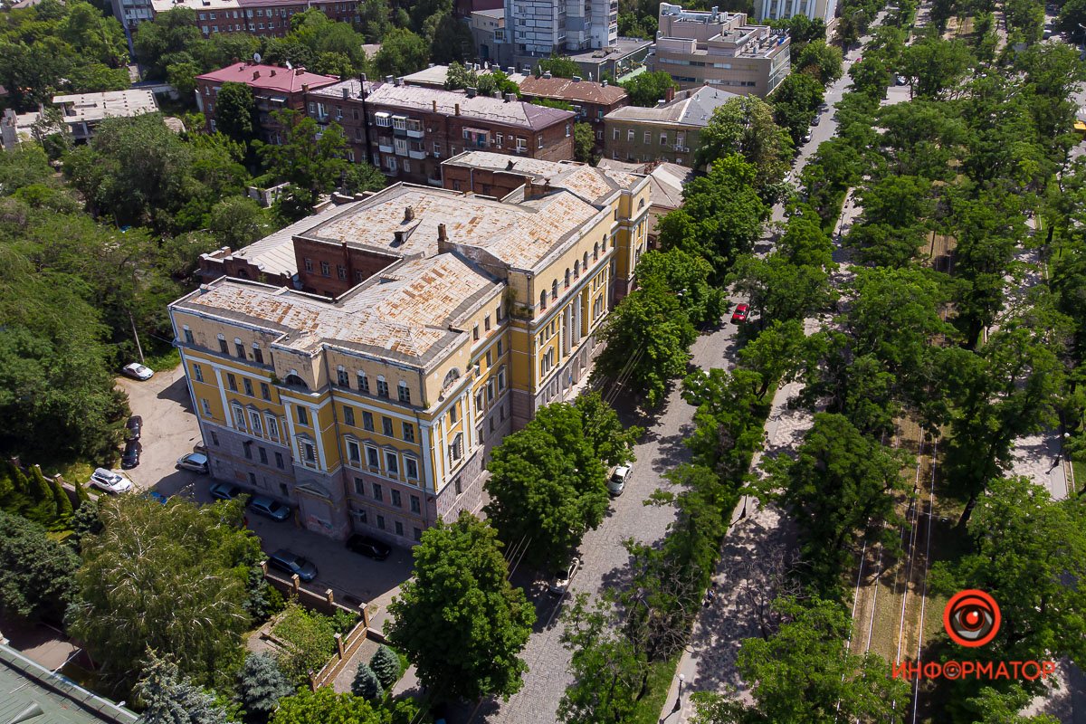 Второй корпус ДНУ построили в 1891 году Второй корпус ДНУ построили в 1891 году