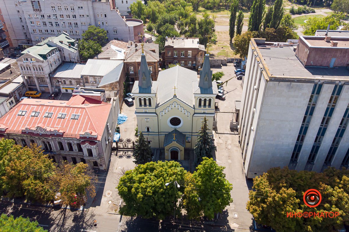 Римско-католический костел в Днепре на пр. Яворницкого Римско-католический костел в Днепре ан пр. Яворницкого