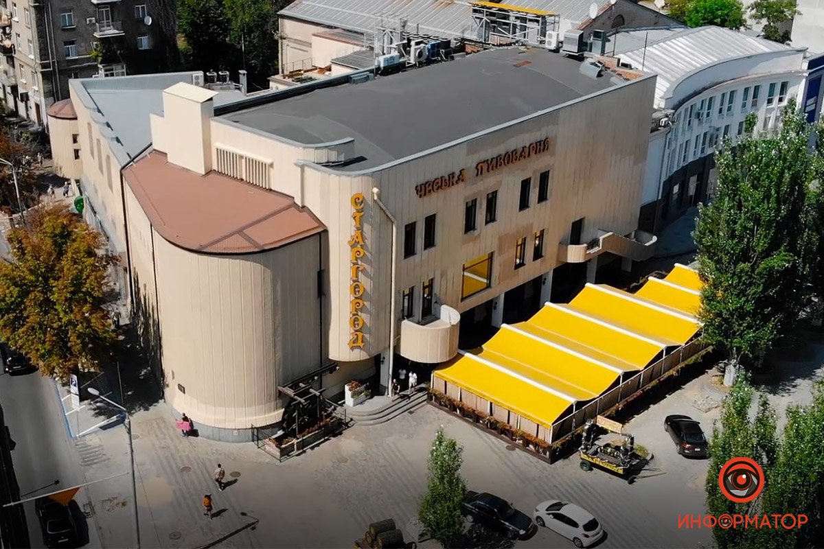 Здание кинотеатра Родина полностью реконструировано под размещение ресторана Старгород, который работает здесь с осени 2017 года Здание кинотеатра Родина полностью реконструировано под размещение ресторана Старгород, который работает здесь с осени 2017 года