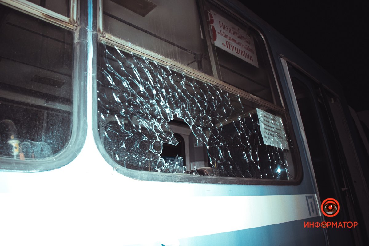 Предварительно, подростков было 8