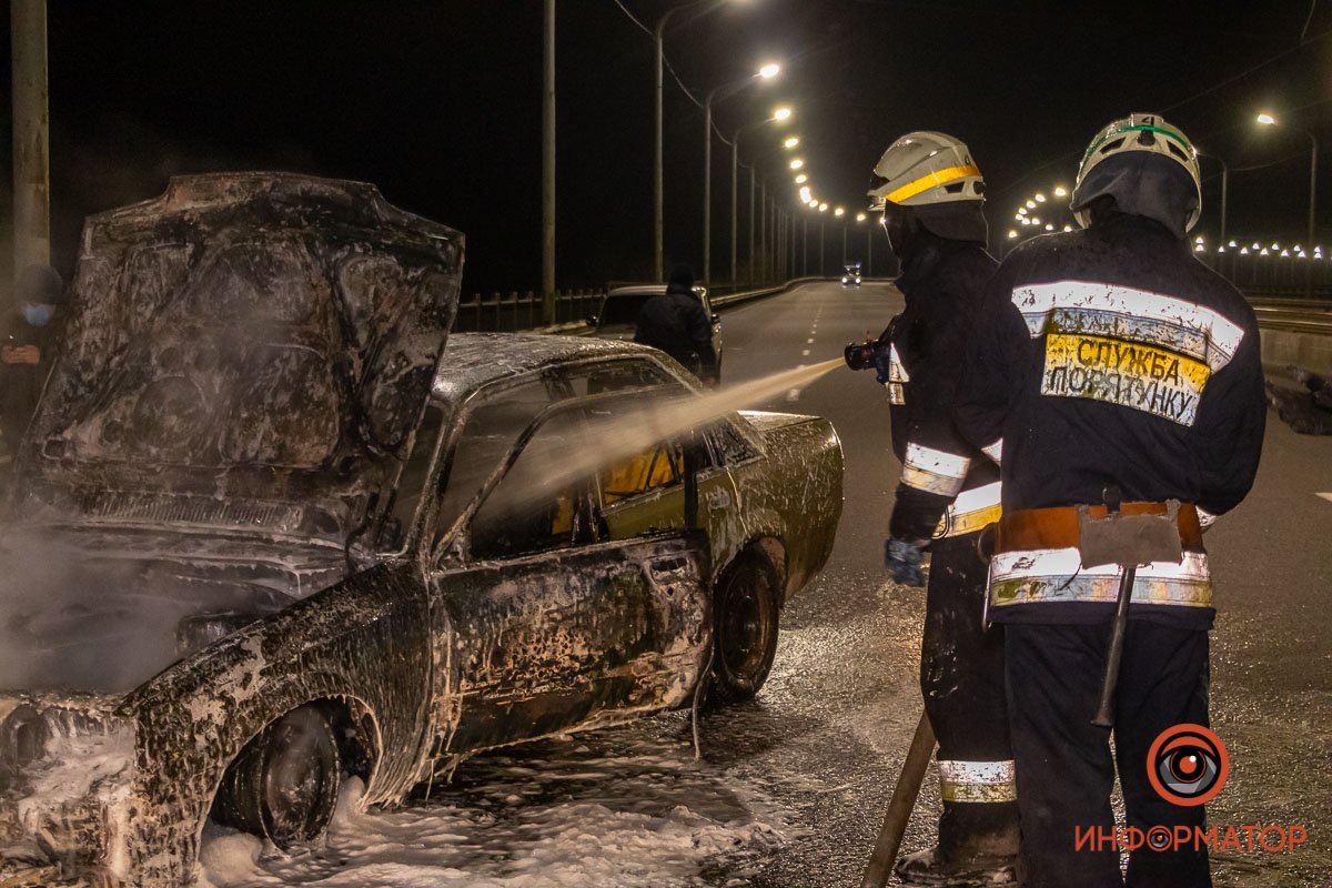 Его предупредили, что машина загорелась Его предупредили, что машина загорелась