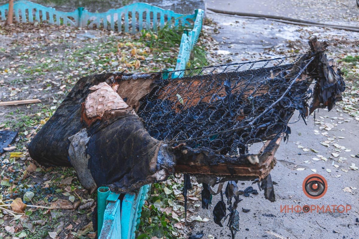 Горела трехкомнатная квартира на 4-м этаже Горела трехкомнатная квартира на 4-м этаже