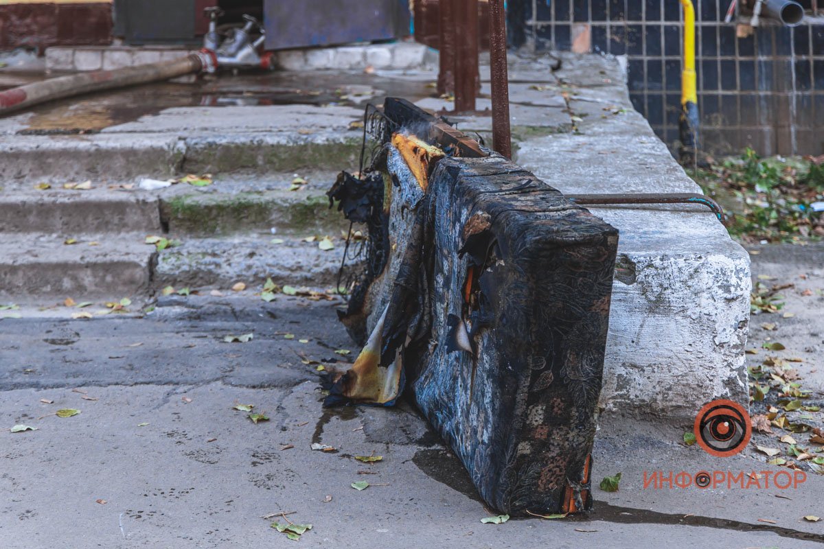 В момент возгорания в квартире находилась женщина В момент возгорания в квартире находилась женщина