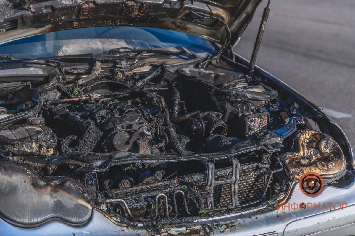 Все, что было под капотом, выгорело