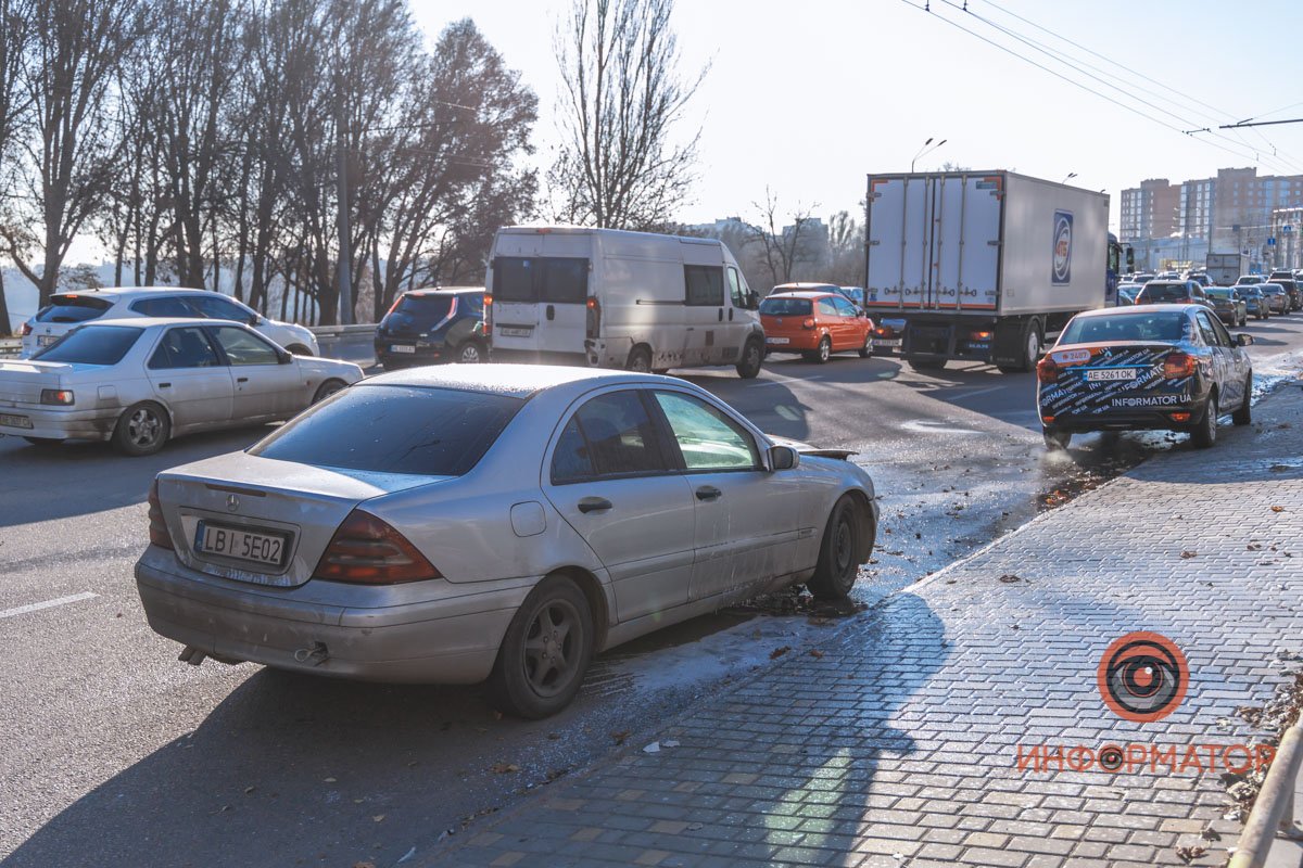 Движению Mercedes не мешает