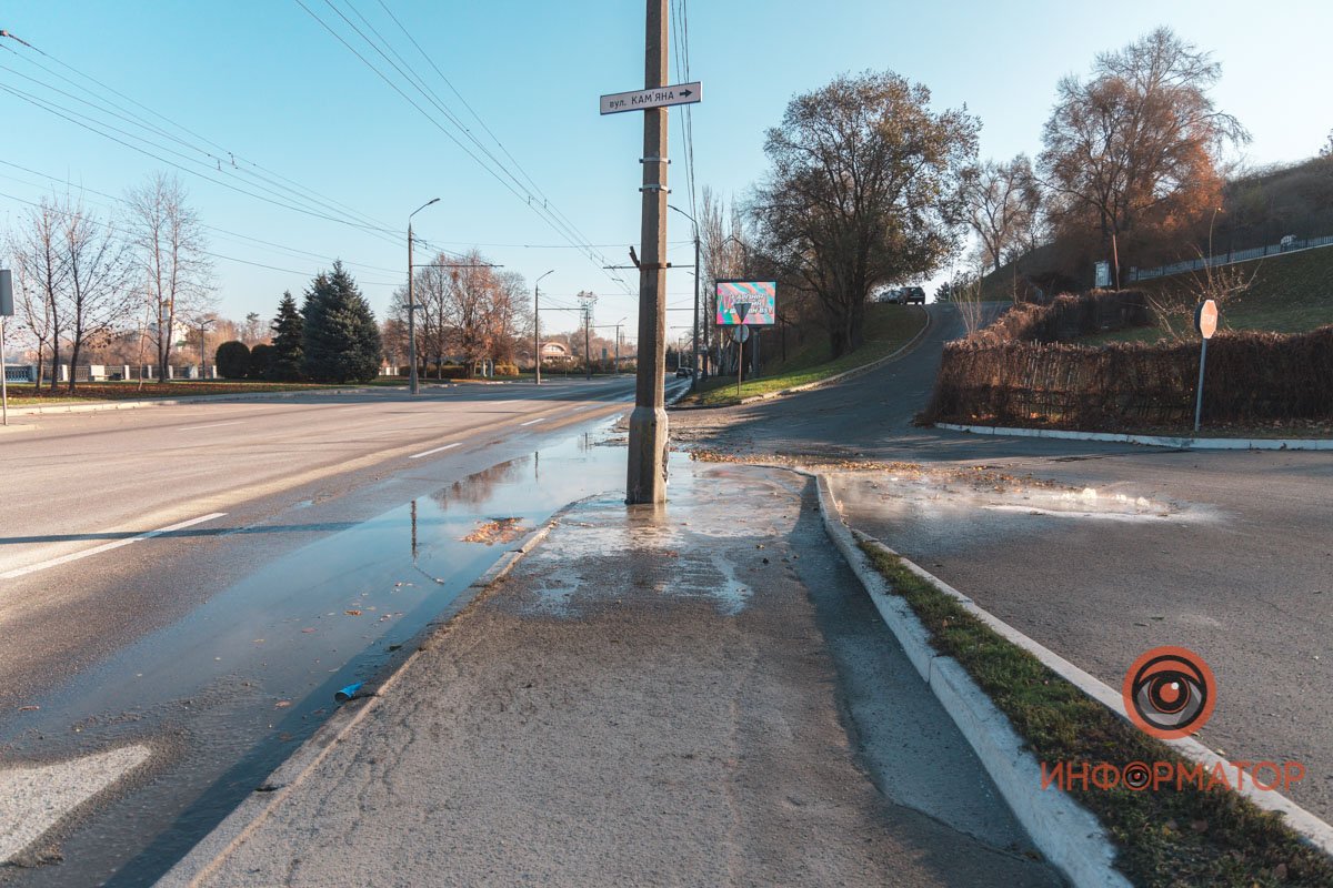 Со слов водителей, такую картину здесь они наблюдают с субботы