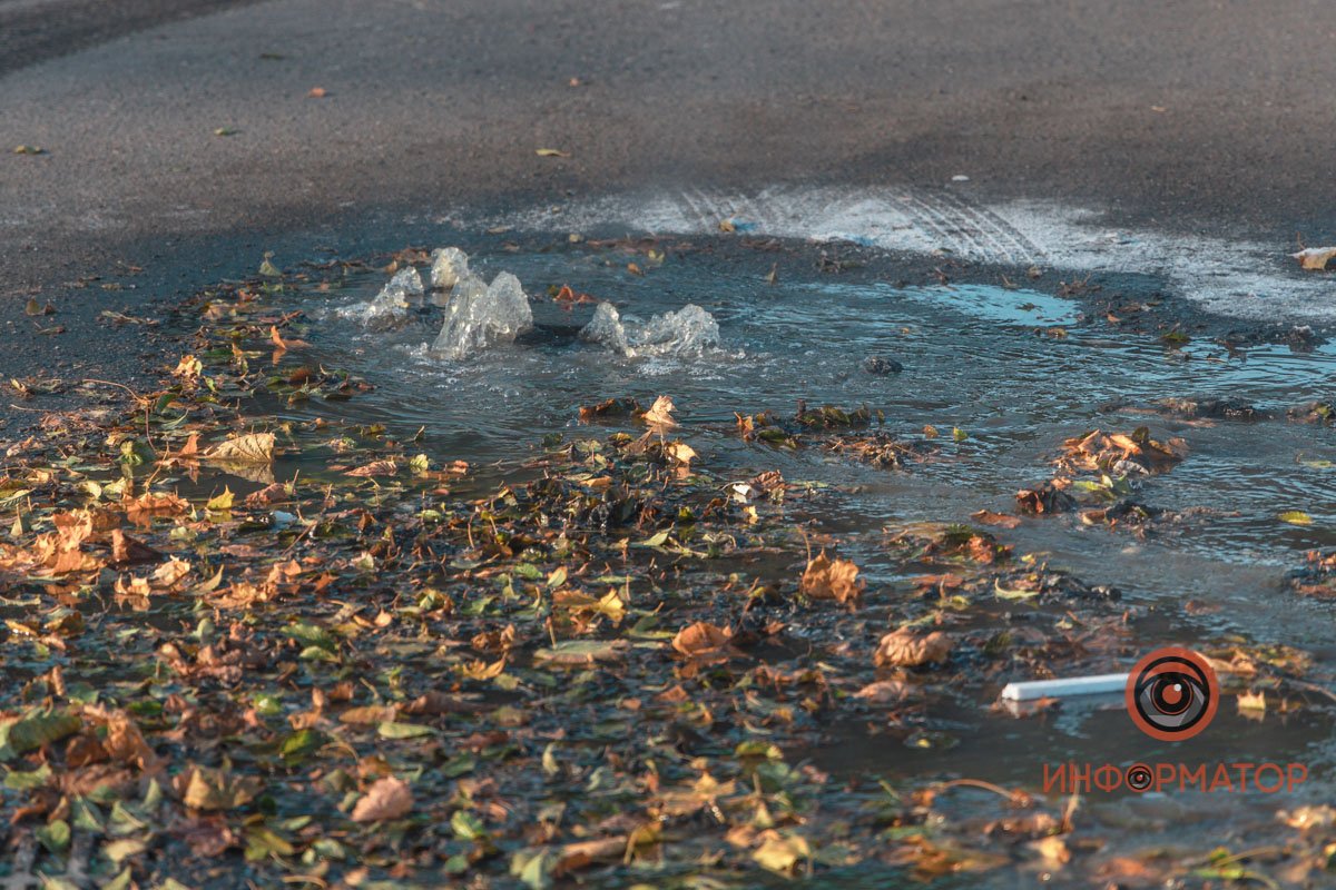 Вода хлещет на протяжении нескольких дней