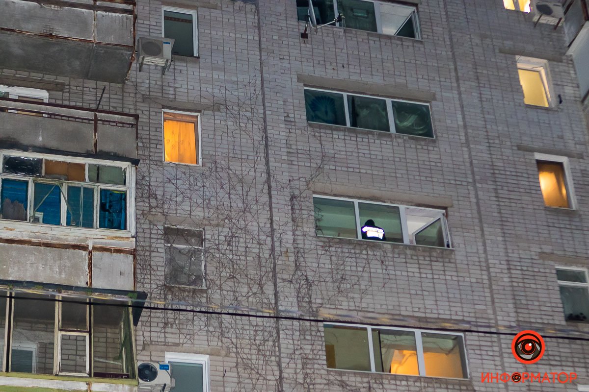 Предварительно, в комнате загорелся масляный радиатор Предварительно, в комнате загорелся масляный радиатор