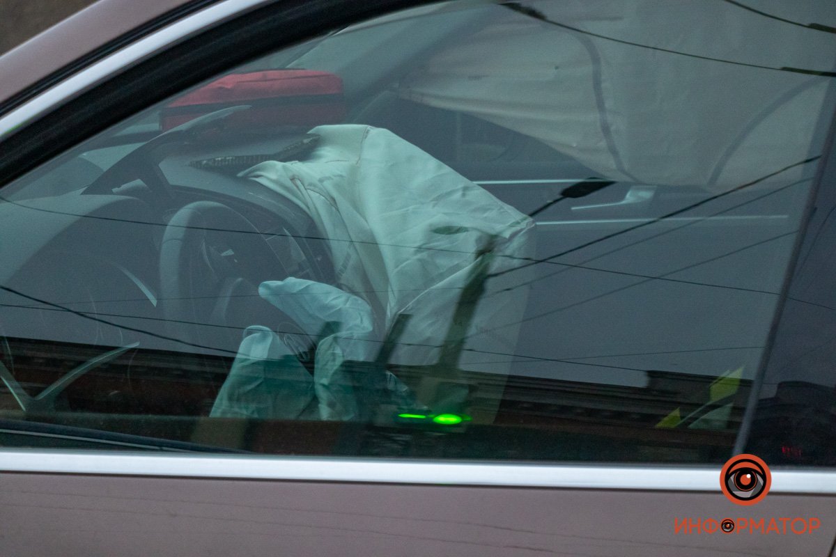 Скорая забрала пострадавших в больницу №16