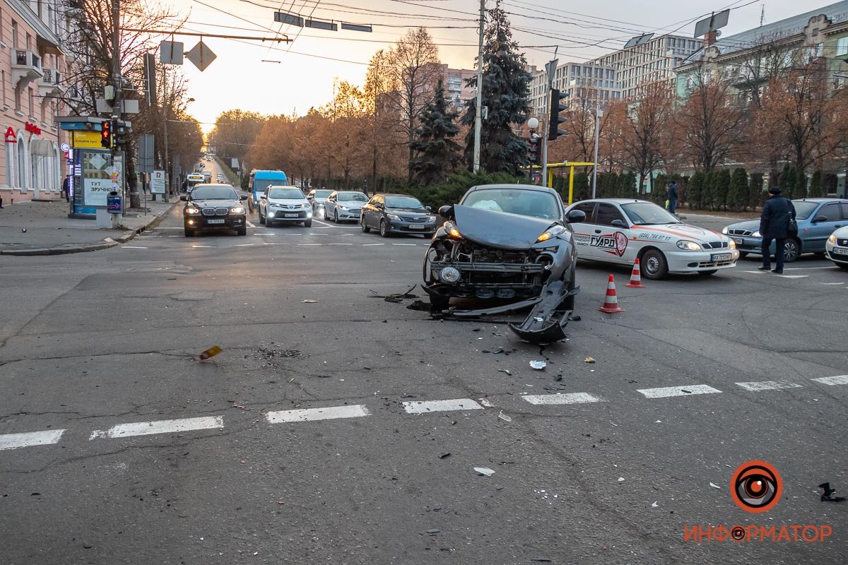 Обломки на дороге