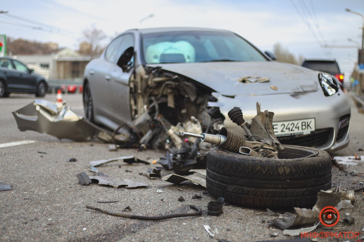 Porsche существенно поврежден
