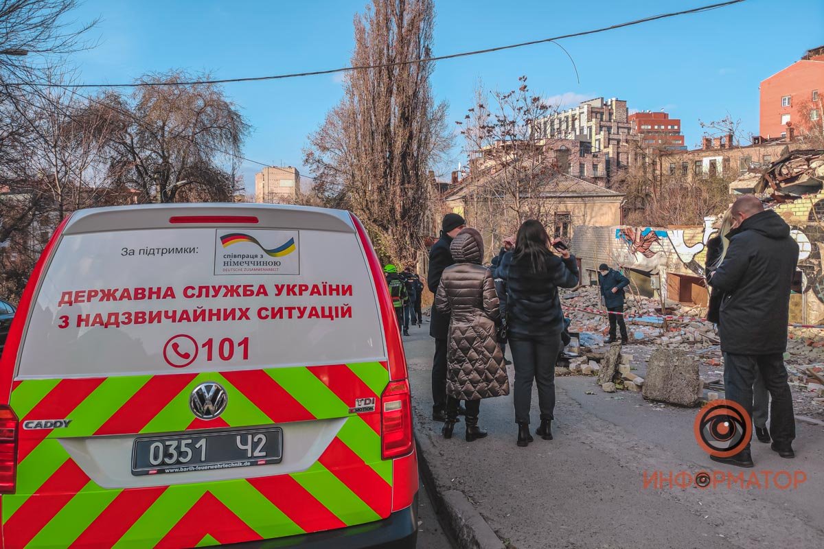 На месте работали спасатели На месте работали спасатели