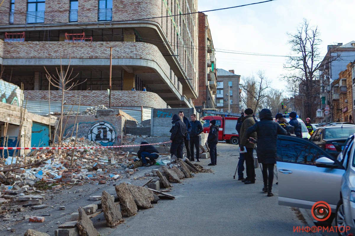 В Днепре на Паторжинского мужчину убило бетонной плитой 10