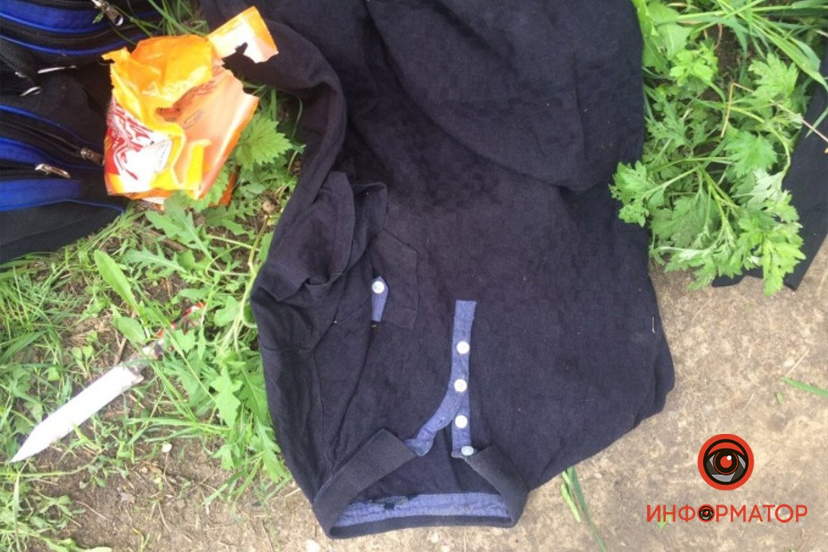 Черная футболка