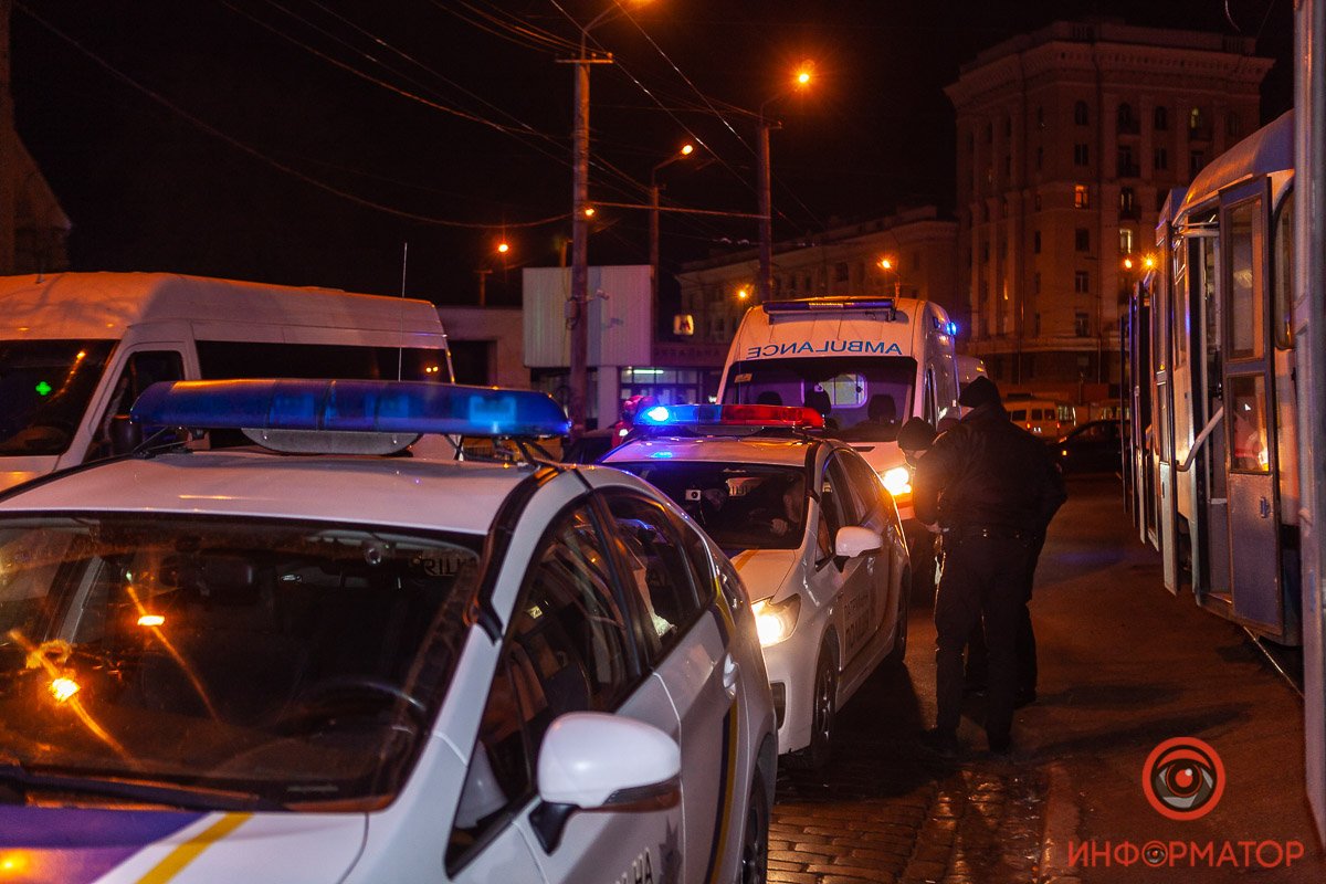 4-летнюю девочку в сопровождении полиции скорая доставила в больницу на Космической 4-летнюю девочку в сопровождении полиции скорая доставила в больницу на Космической