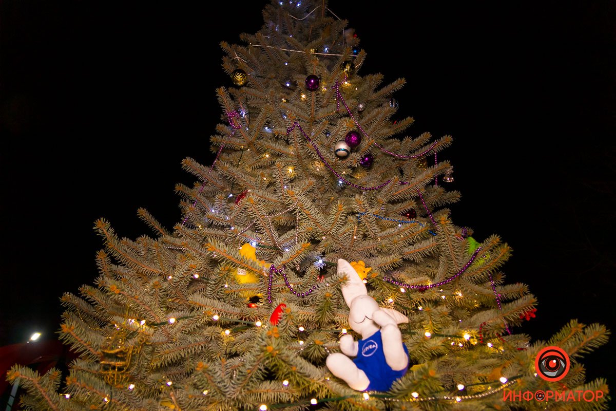 Увешанная бусами 