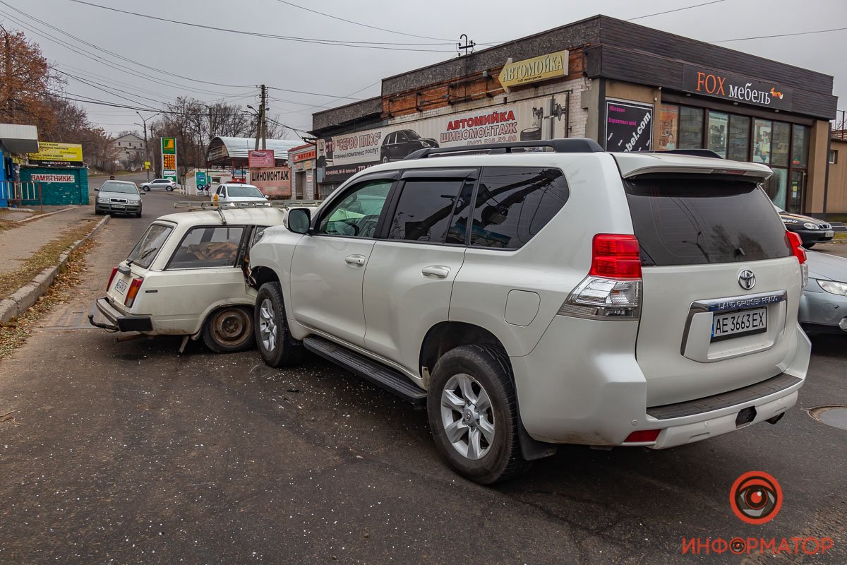 Toyota ехала по Большой Диевской Toyota ехала по Большой Диевской