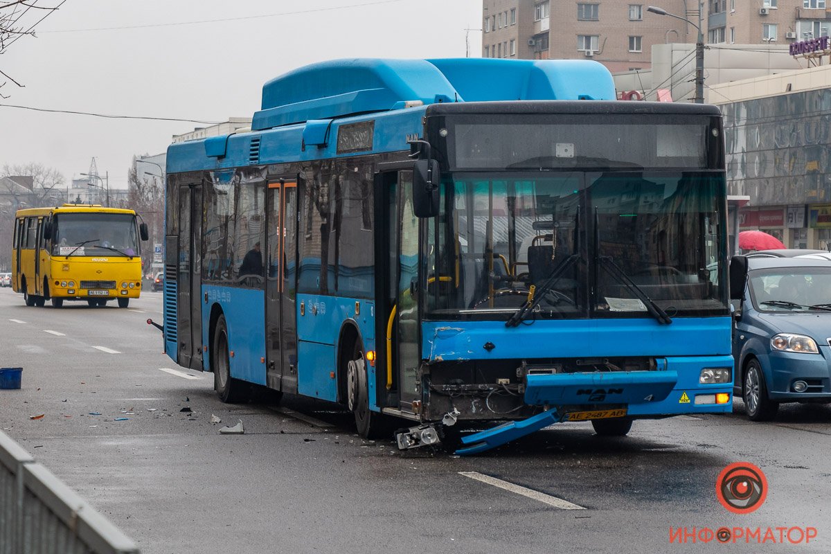 Столкнулись автобус MAN и Daewoo Столкнулись автобус MAN и Daewoo